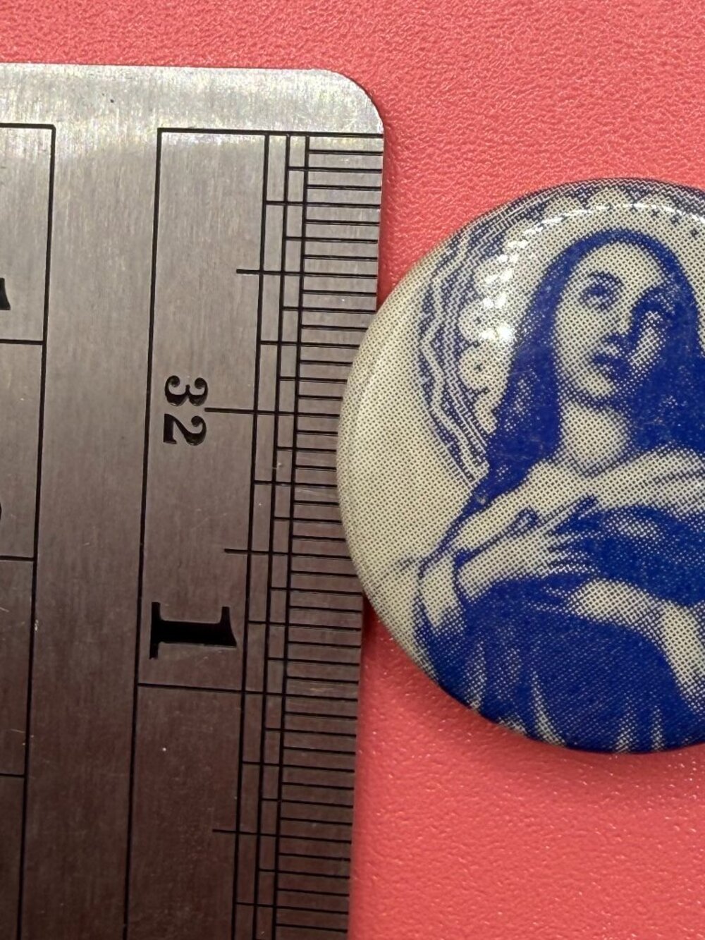 Vintage Virgin Mary Religious Pin Brooch Pinback - Picture 10 of 10